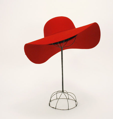 stella hat in red